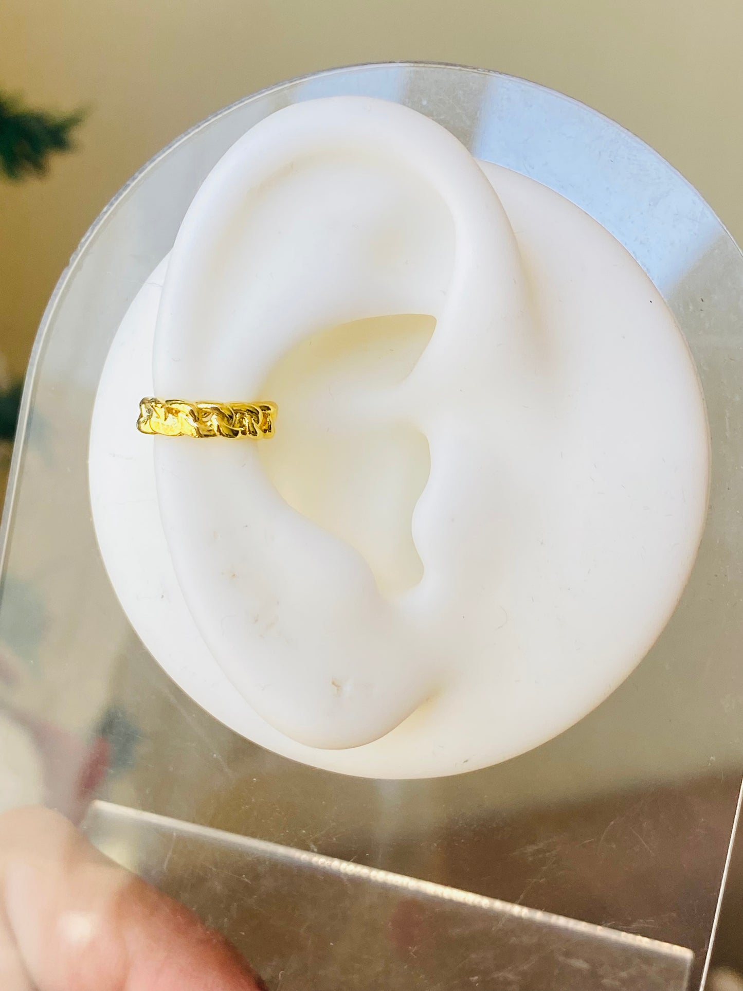 EAR cuff trancado