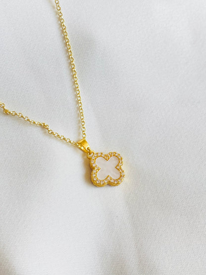 Collar clover rosa